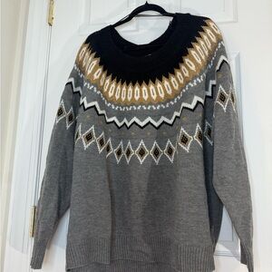 Crown & Ivy Gray and Gold Patterned Sweater
